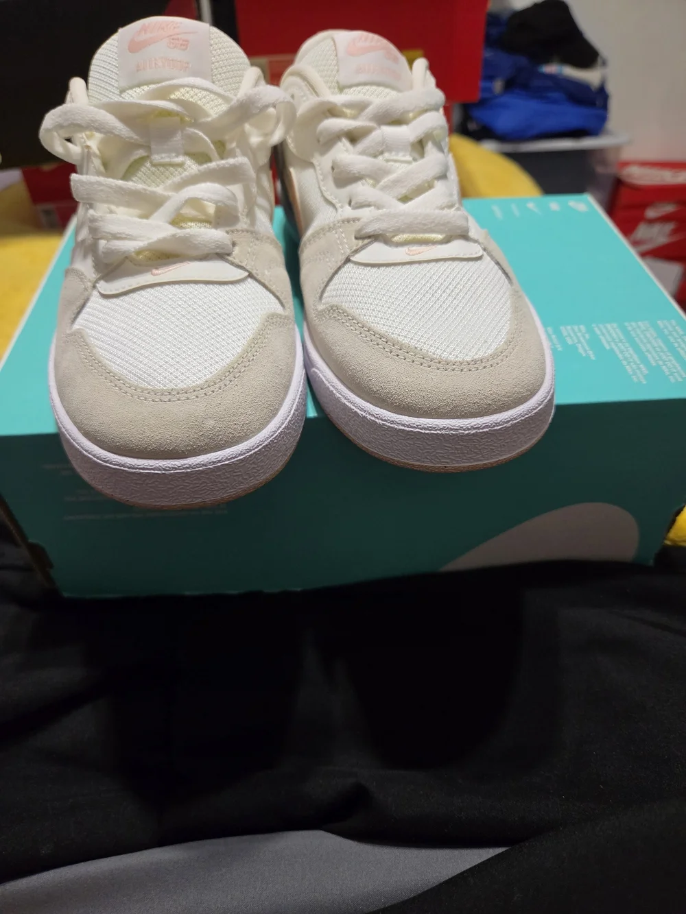 Nike Low-Top Sneakers in White and Light Pink